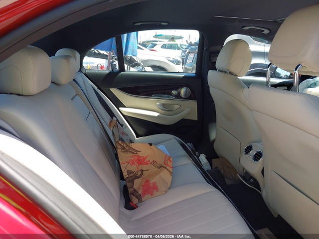 MERCEDES-BENZ E-CLASS - 8