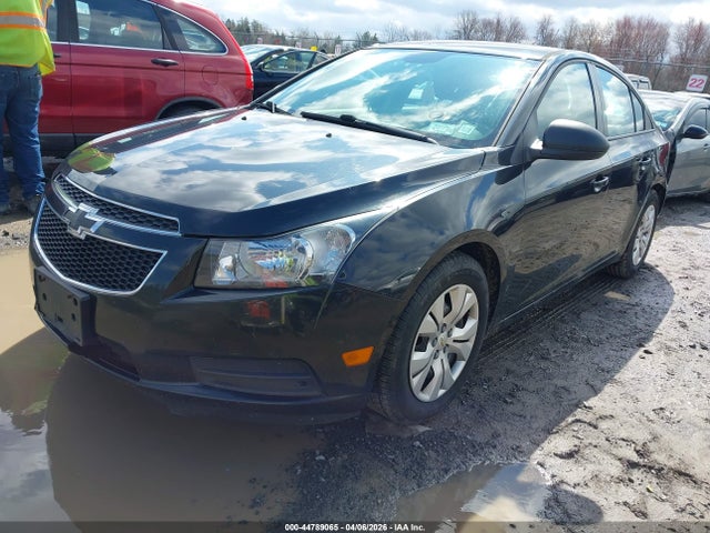 CHEVROLET CRUZE LS AUTO - 2
