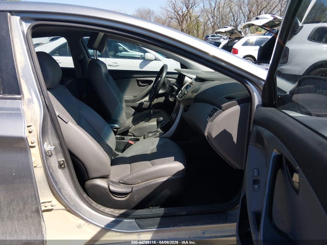 HYUNDAI ELANTRA LIMITED - 5