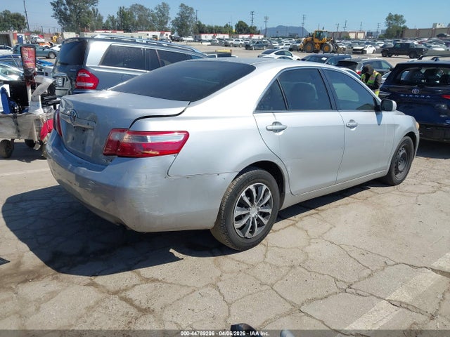TOYOTA CAMRY - 4