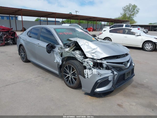2024 Toyota CAMRY SE photo 6