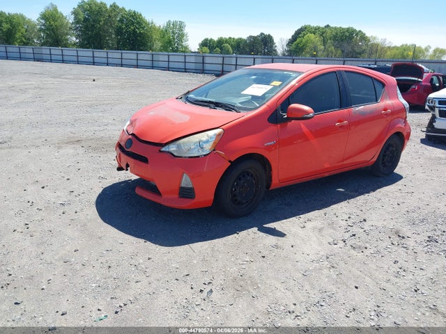 TOYOTA PRIUS C - 2