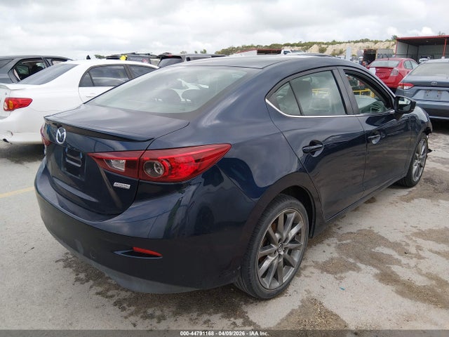 2018 Mazda MAZDA3 TOURING photo 4