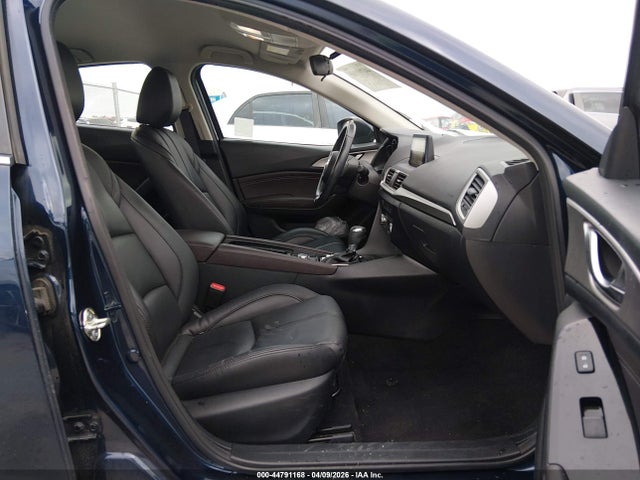 2018 Mazda MAZDA3 TOURING photo 5