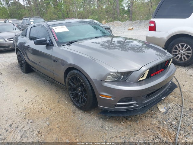 FORD MUSTANG V6 - 1