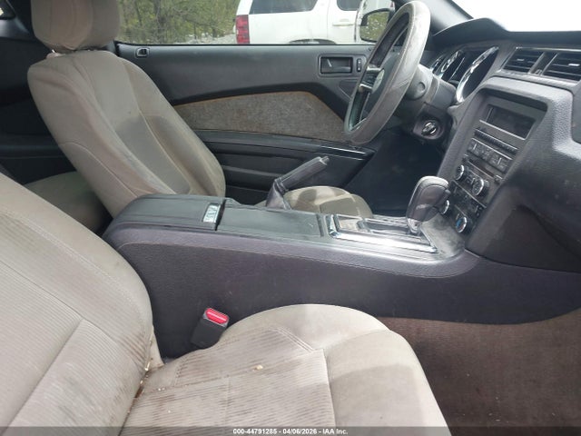 FORD MUSTANG V6 - 5