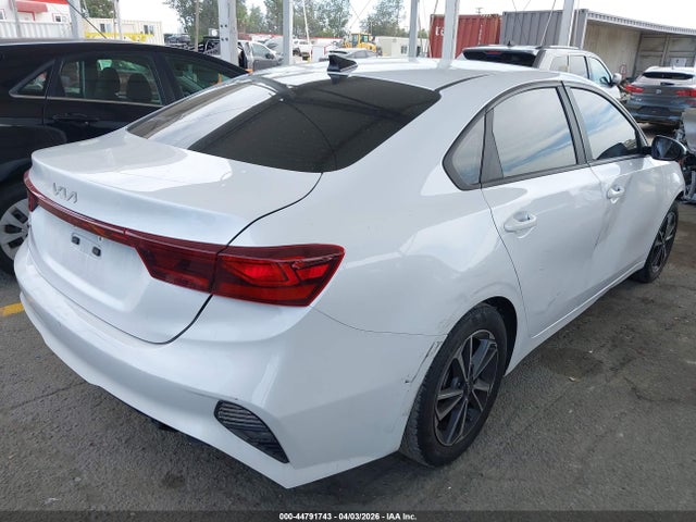 2023 KIA FORTE LXS 4