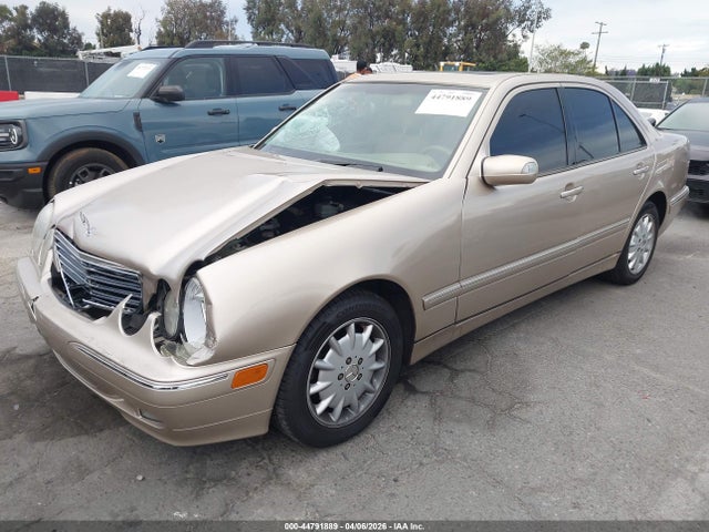 MERCEDES-BENZ E-CLASS - 2