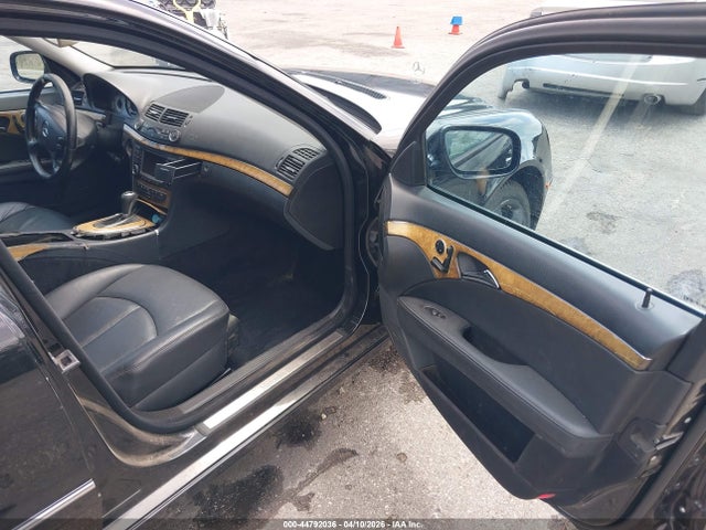 MERCEDES-BENZ E-CLASS - 5