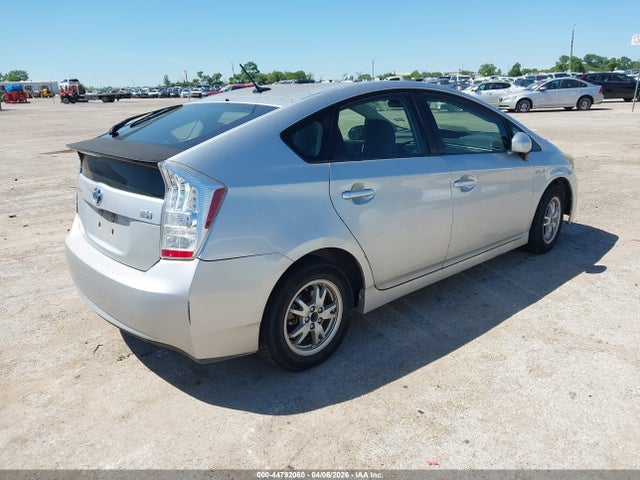 TOYOTA PRIUS - 4