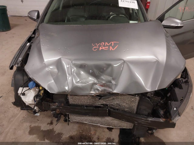 HYUNDAI ELANTRA LIMITED - 10