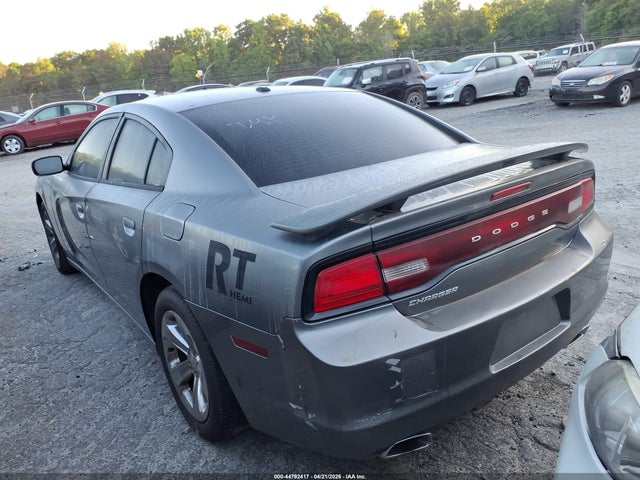 DODGE CHARGER SE - 3