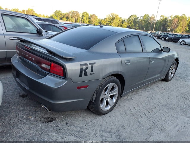 DODGE CHARGER SE - 4