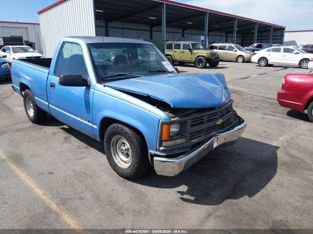 CHEVROLET SILVERADO - 1