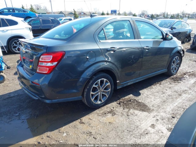 2017 Chevrolet SONIC LT AUTO 照片 4
