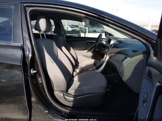 HYUNDAI ELANTRA GLS - 5