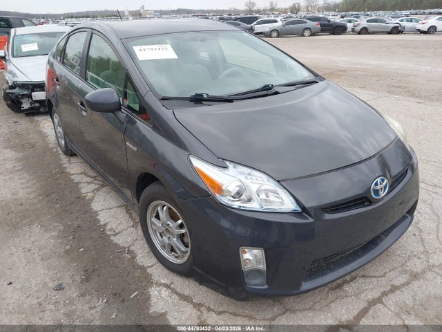 TOYOTA PRIUS - 1
