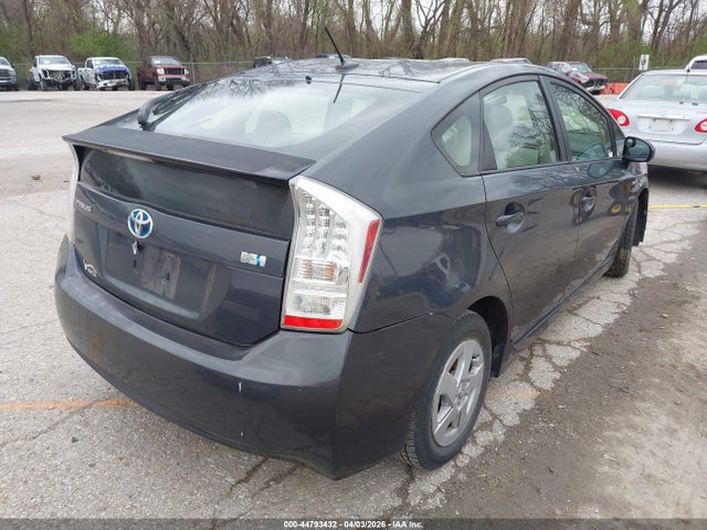TOYOTA PRIUS - 4