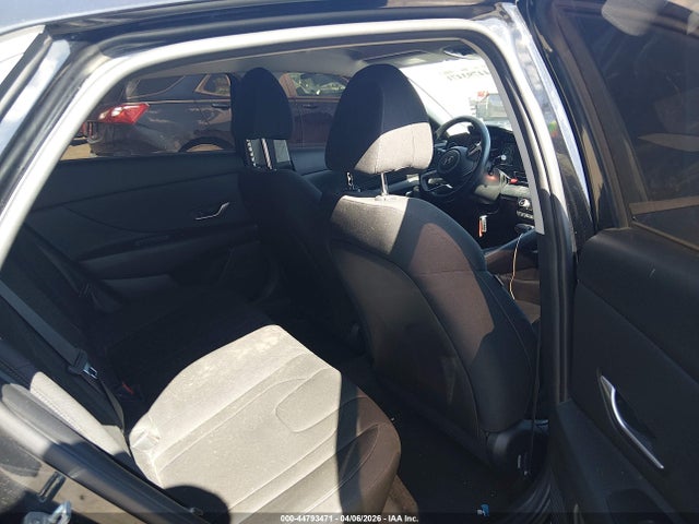 HYUNDAI ELANTRA SEL - 8