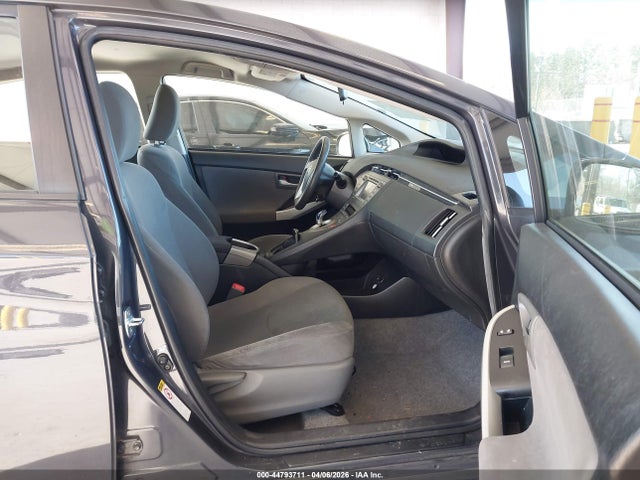 2012 Toyota PRIUS THREE — фото 5