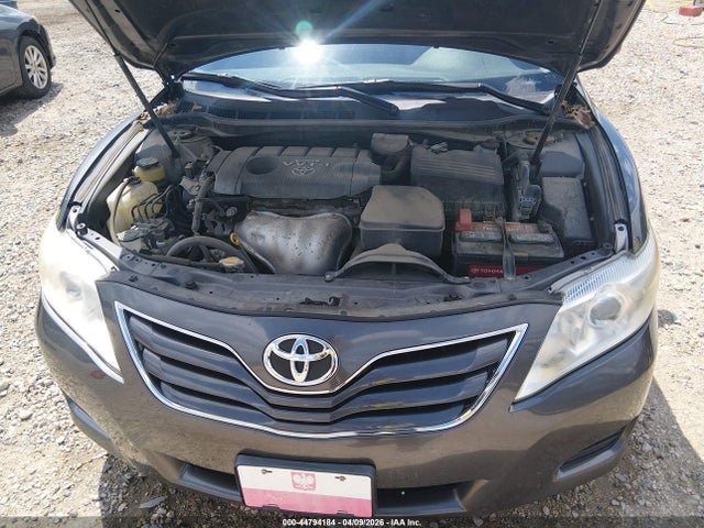 TOYOTA CAMRY - 10