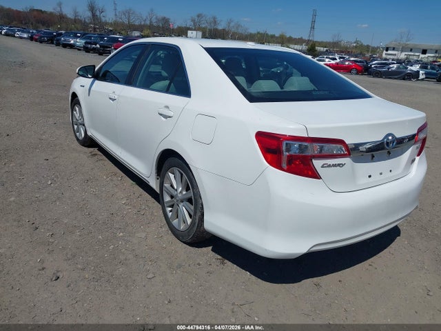 TOYOTA CAMRY - 3