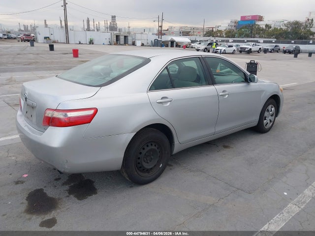 TOYOTA CAMRY - 4