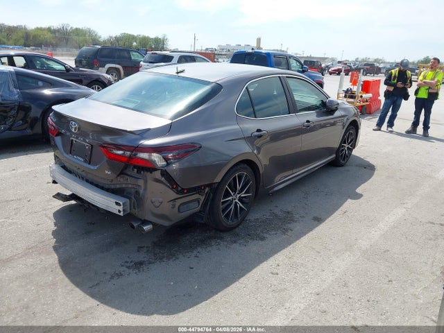 2021 Toyota CAMRY SE photo 4