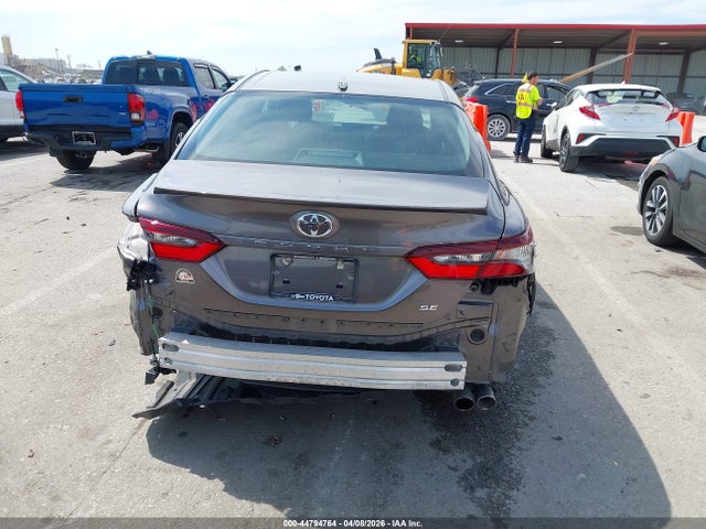 2021 Toyota CAMRY SE photo 6