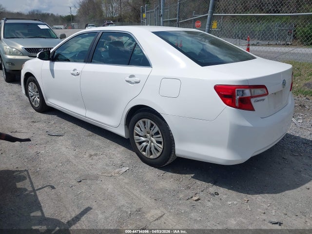 TOYOTA CAMRY - 3