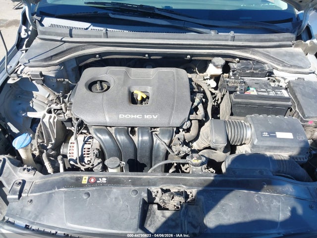 HYUNDAI ELANTRA SE - 10