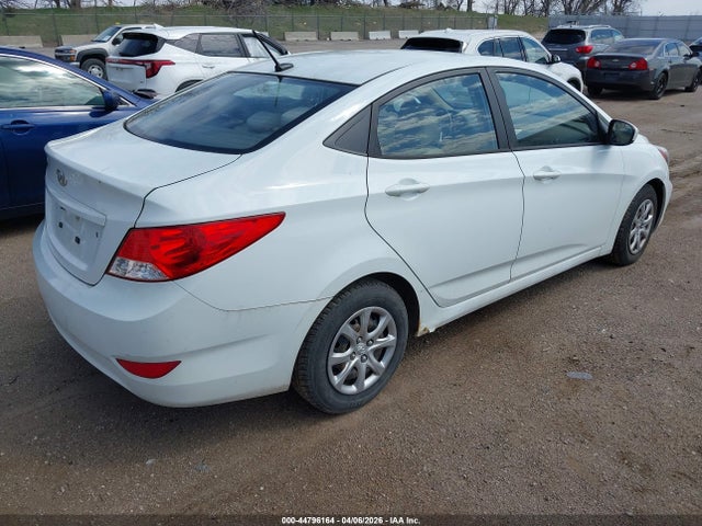 HYUNDAI ACCENT GLS - 4