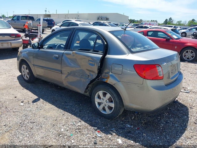 KIA RIO - 3