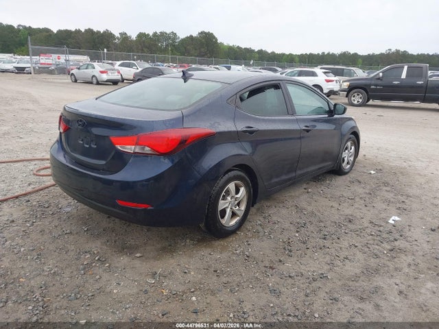 HYUNDAI ELANTRA SE - 4