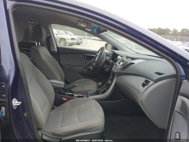 HYUNDAI ELANTRA SE - 5