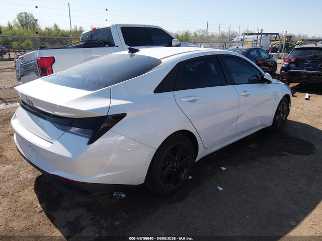 HYUNDAI ELANTRA SEL - 4