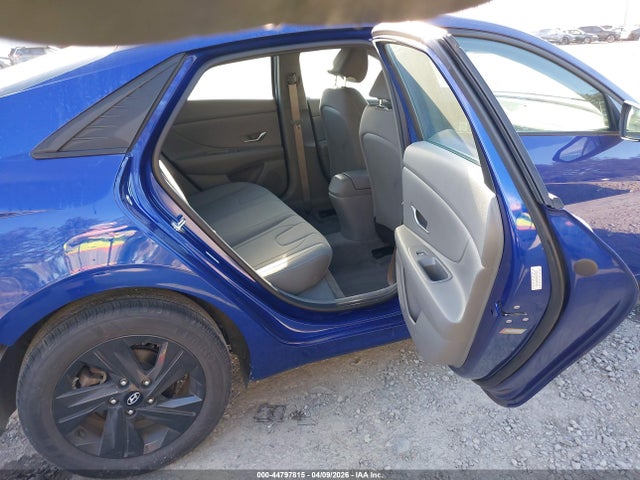 HYUNDAI ELANTRA SEL - 8