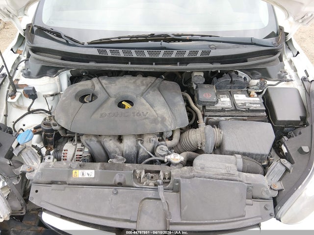 HYUNDAI ELANTRA SE - 10