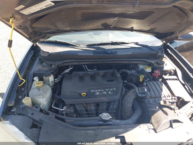 DODGE AVENGER SE - 10