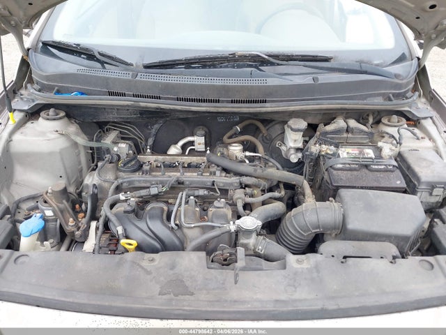 HYUNDAI ACCENT GLS - 10