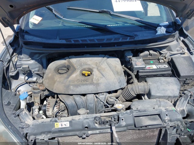 HYUNDAI ELANTRA - 10