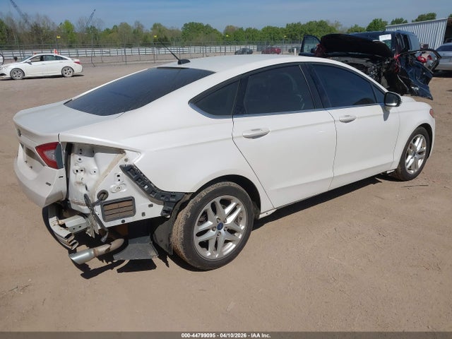 FORD FUSION SE - 4