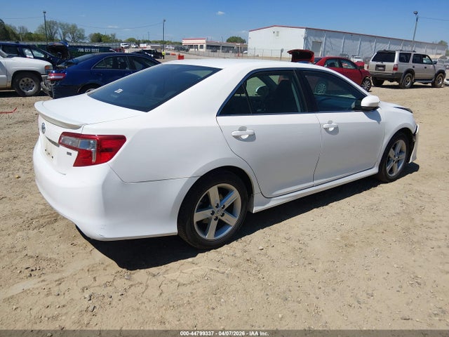 TOYOTA CAMRY - 4