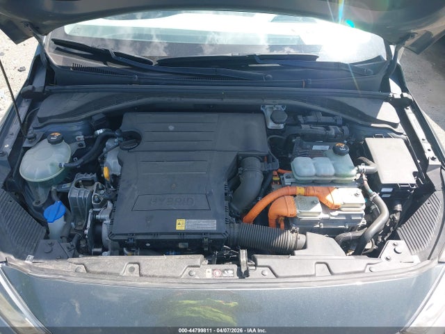 HYUNDAI IONIQ HYBRID SE - 10