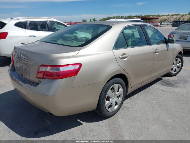 TOYOTA CAMRY - 4