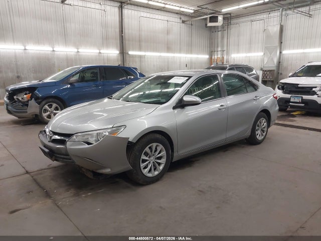 2015 Toyota CAMRY LE — фото 2