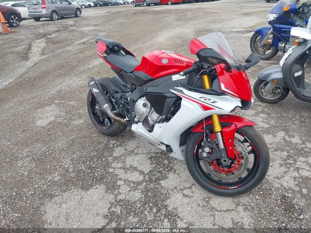 2015 YAMAHA YZF C