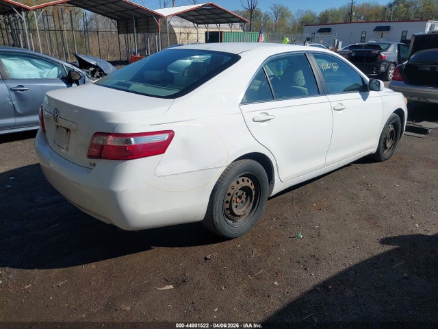 TOYOTA CAMRY - 4