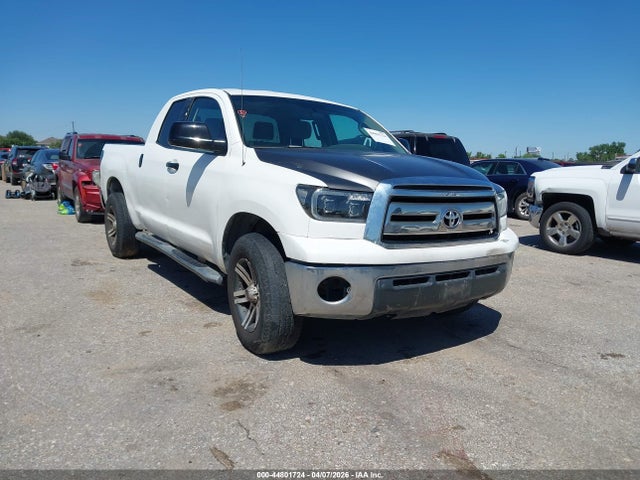 TOYOTA TUNDRA - 1