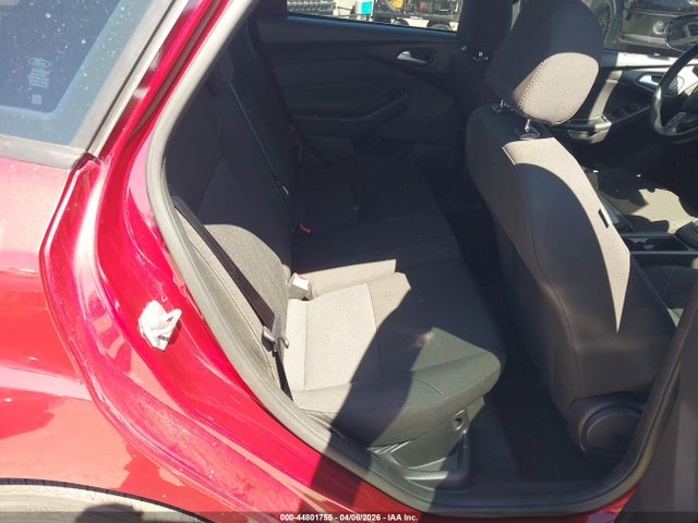 FORD FOCUS SE - 8